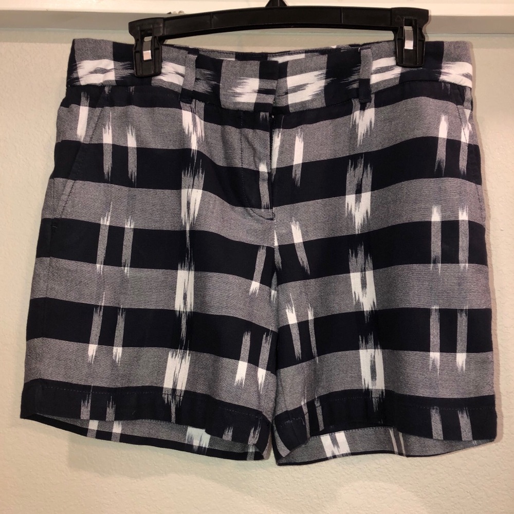LOFT “Riviera” Shorts. Navy & White. Size 4.